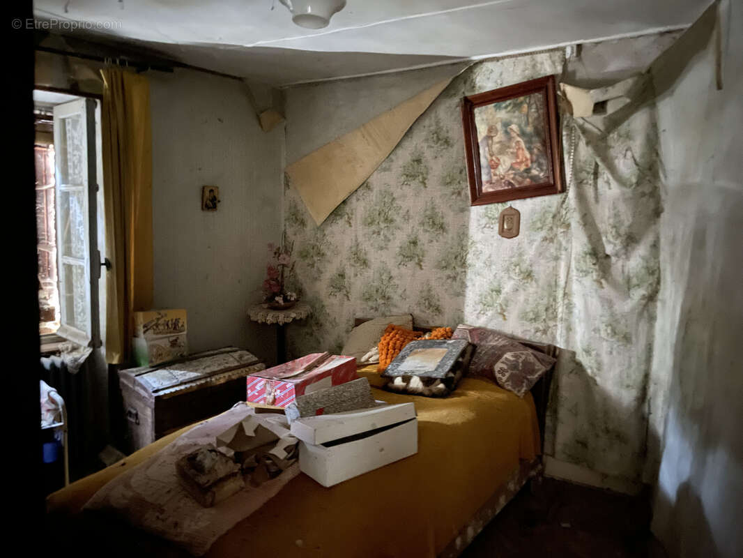 Maison à SAINT-JULIEN-LA-VETRE