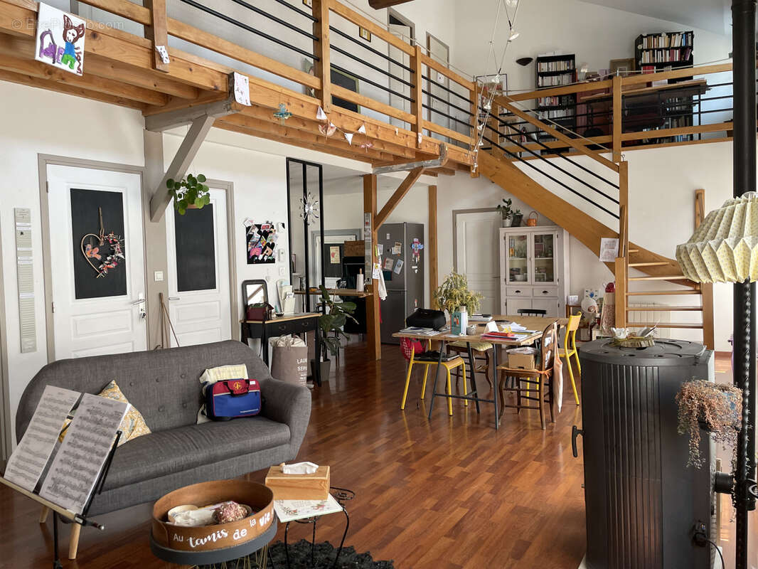 Maison à SAINT-JUST-EN-CHEVALET