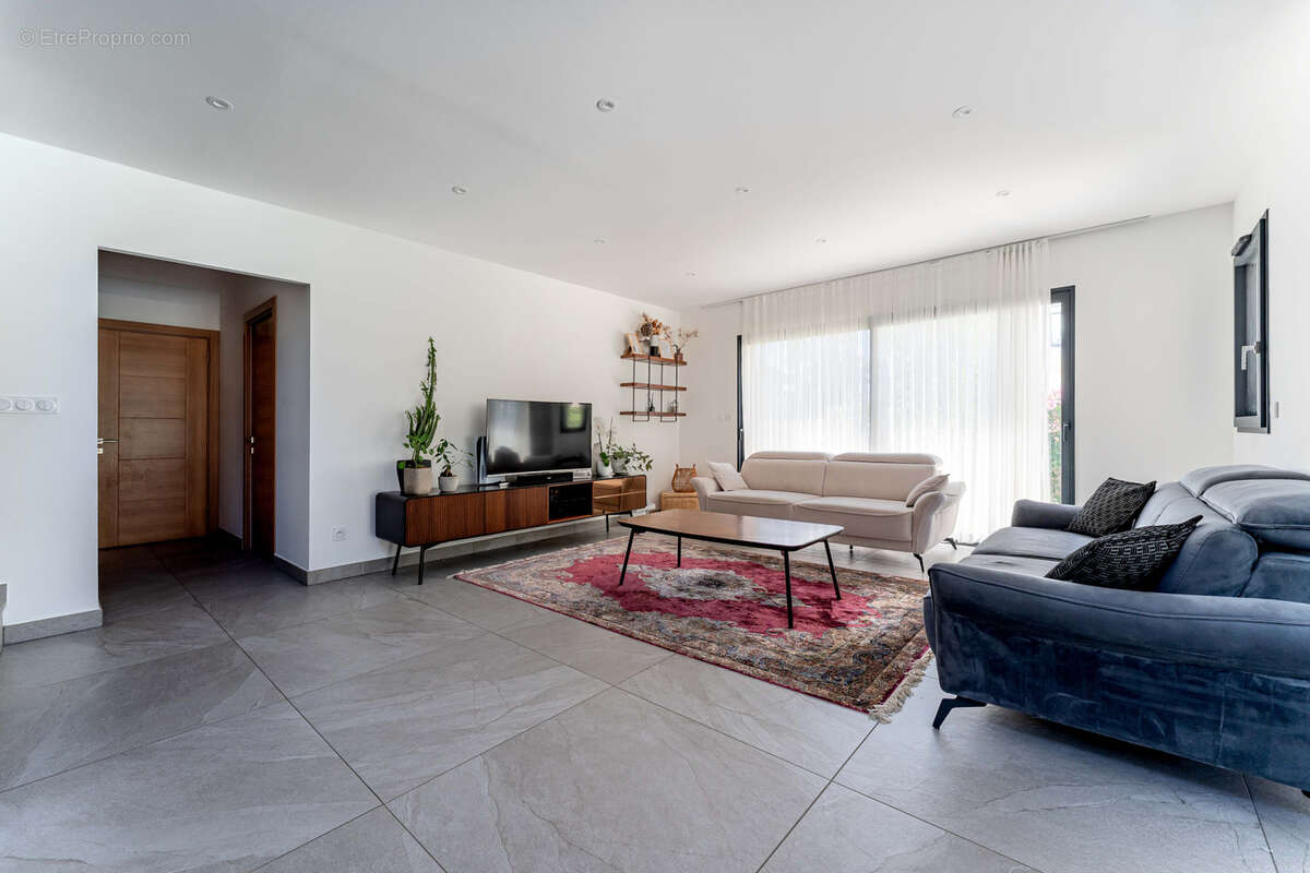 Maison à FRANCHEVILLE