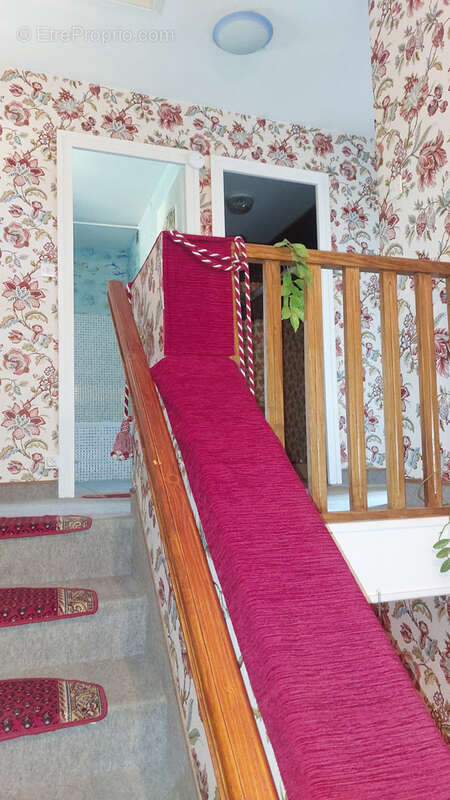 Maison à SAINT-JULIEN-BOUTIERES