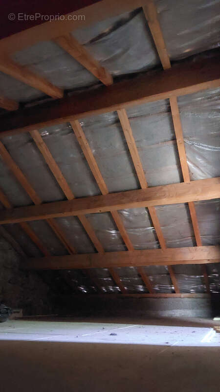 Maison à SAINT-JULIEN-BOUTIERES