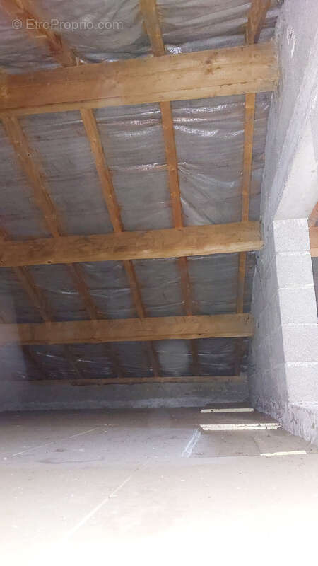 Maison à SAINT-JULIEN-BOUTIERES