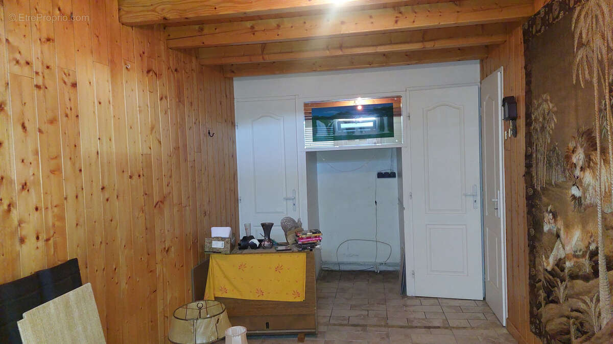 Maison à SAINT-JULIEN-BOUTIERES