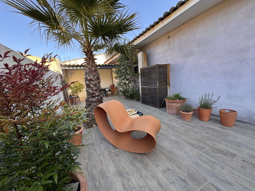 Commerce à ROUGIERS