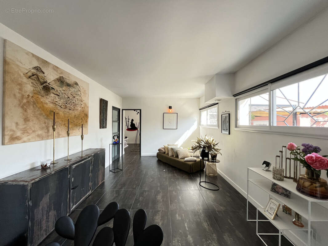 Commerce à ROUGIERS