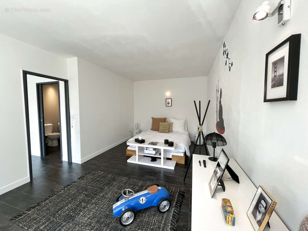 Commerce à ROUGIERS