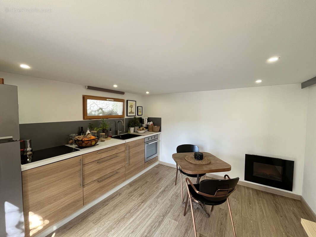 Commerce à ROUGIERS