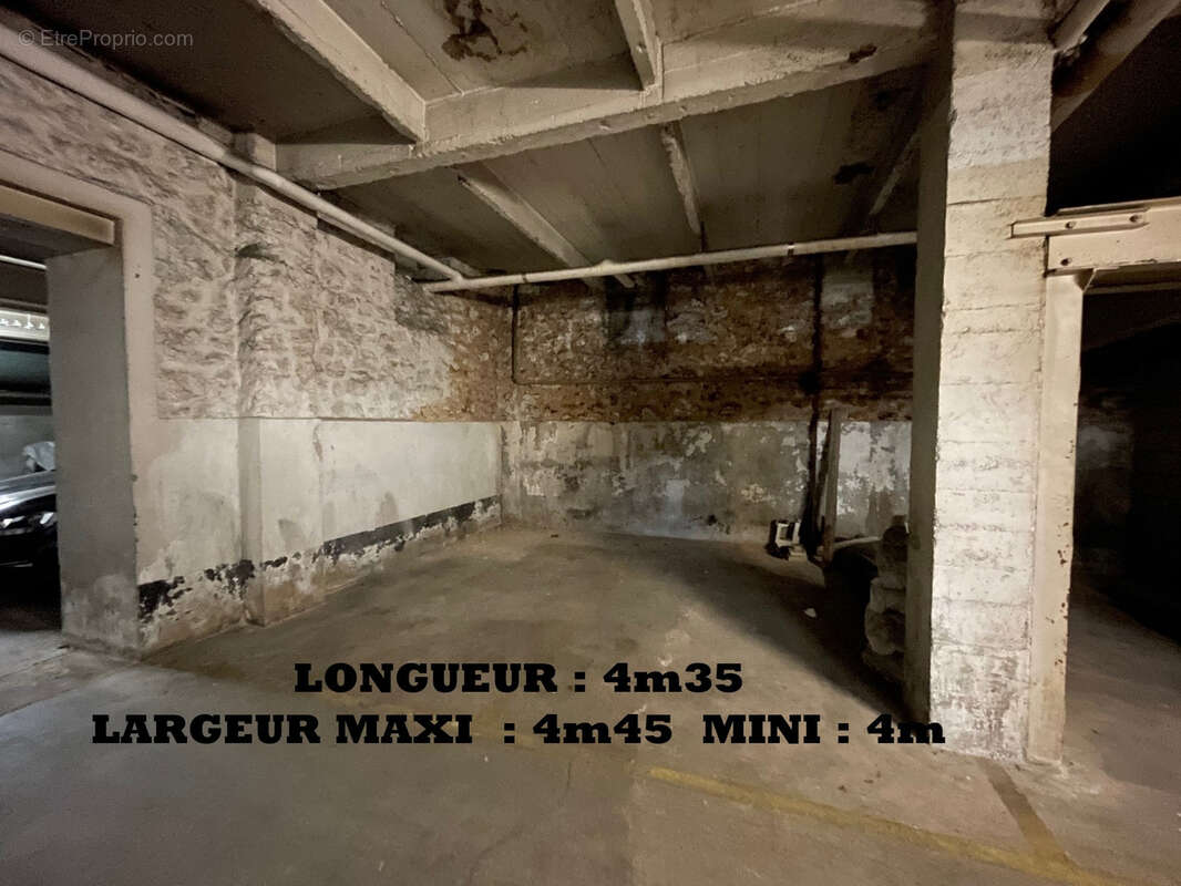 Parking à NEUILLY-SUR-SEINE