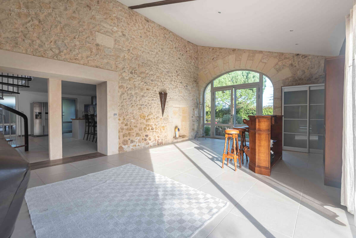 Maison à FARGUES-SAINT-HILAIRE