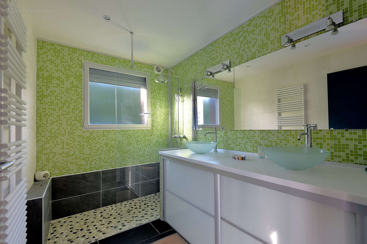 Maison à FARGUES-SAINT-HILAIRE