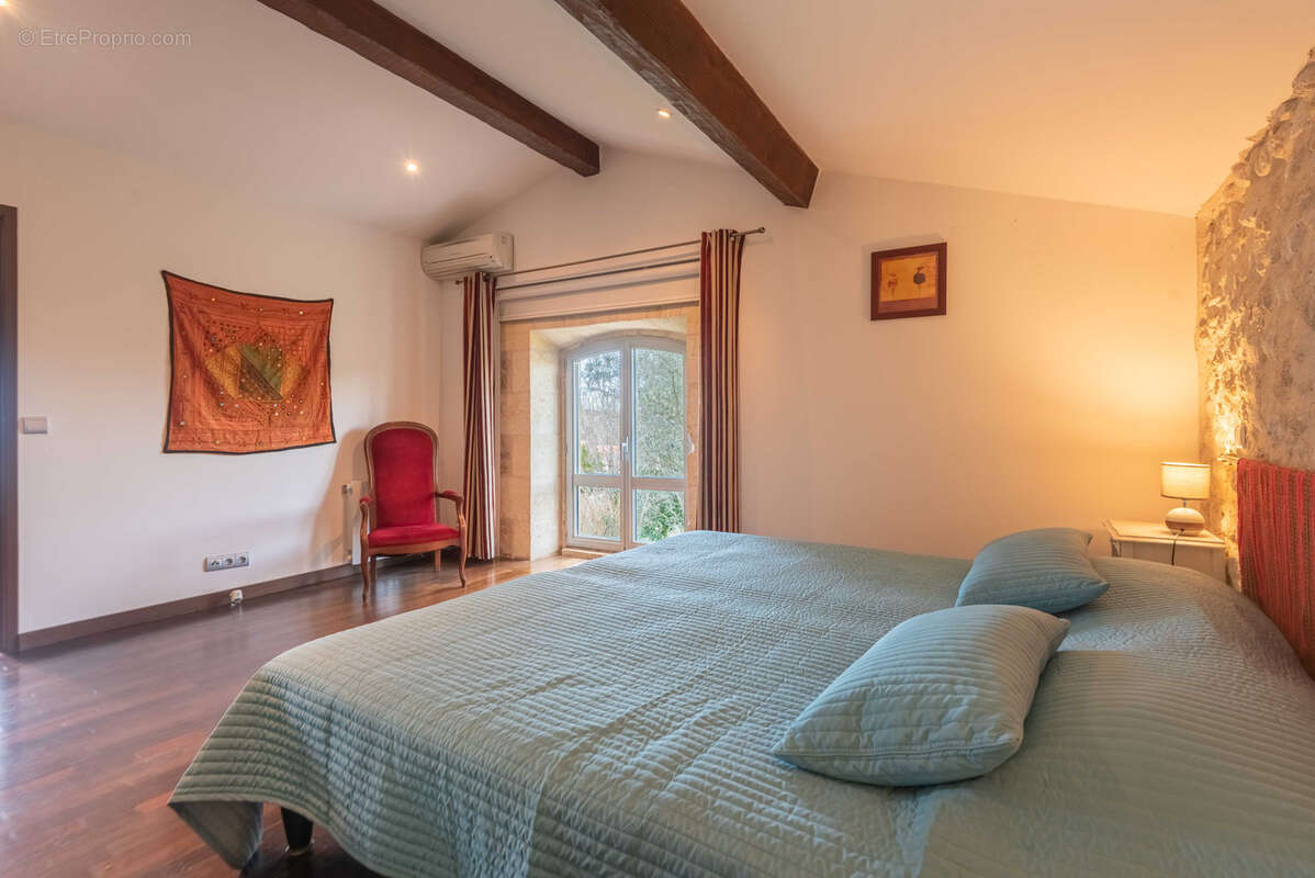 Maison à FARGUES-SAINT-HILAIRE