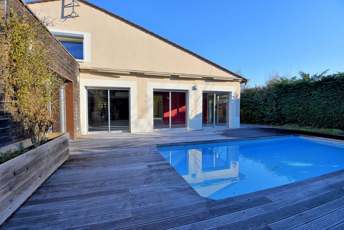 Maison à FARGUES-SAINT-HILAIRE