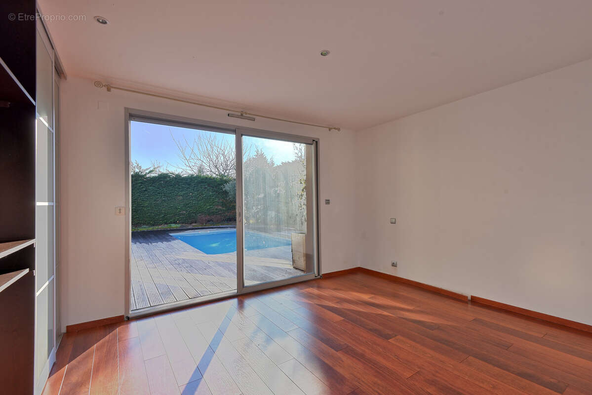 Maison à FARGUES-SAINT-HILAIRE