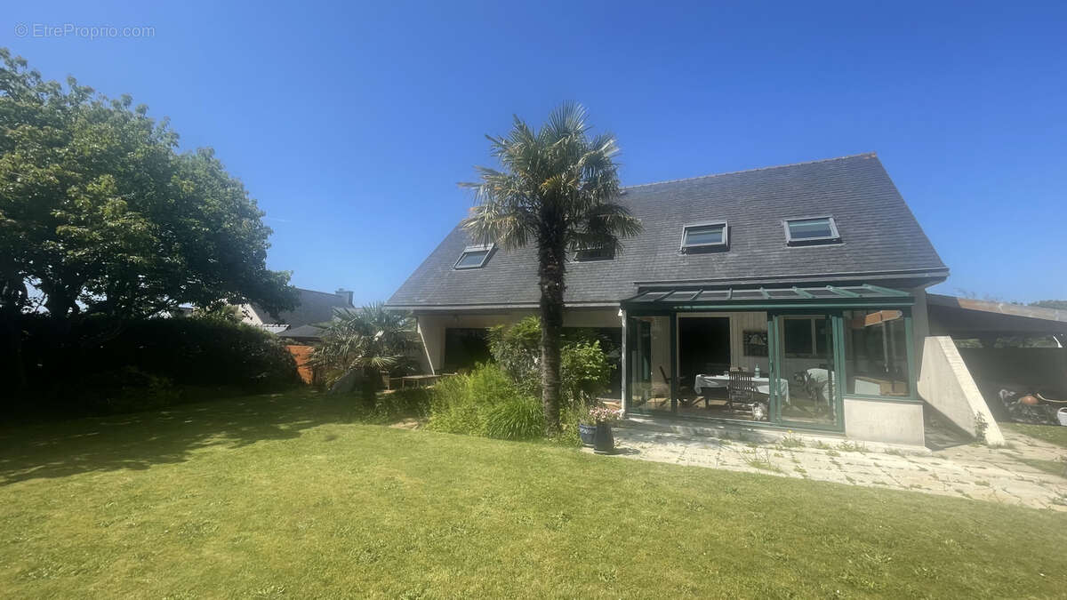 Maison à LE RELECQ-KERHUON