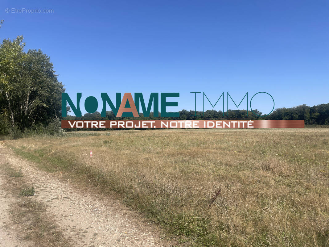 Terrain à REUILLY