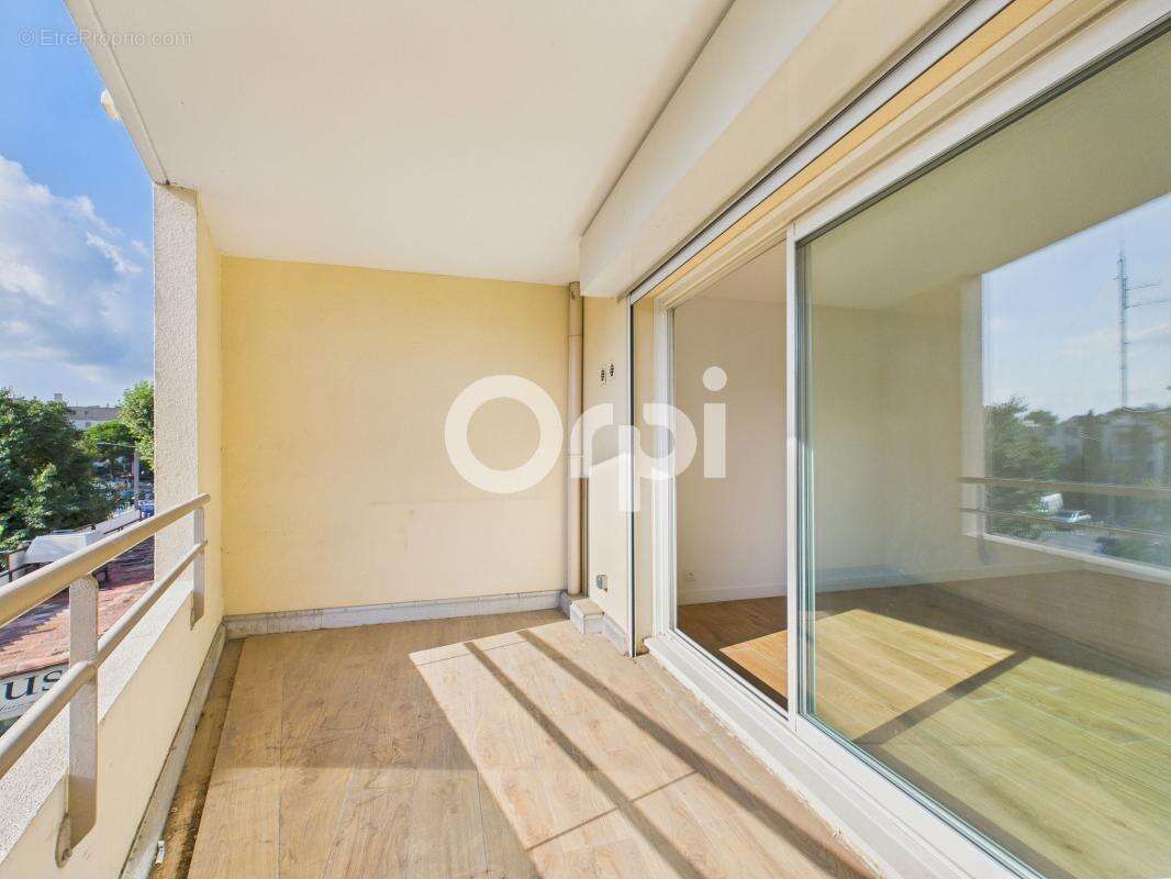 Appartement à MANDELIEU-LA-NAPOULE