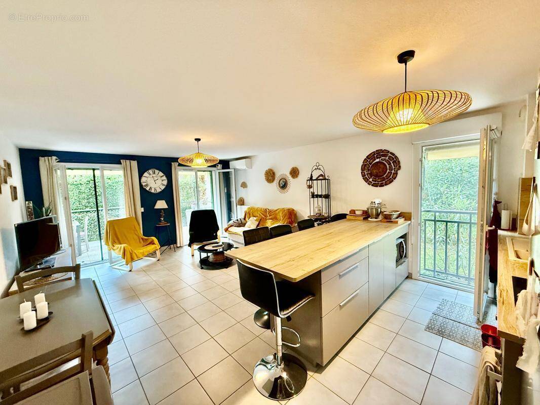 Appartement à LA COLLE-SUR-LOUP