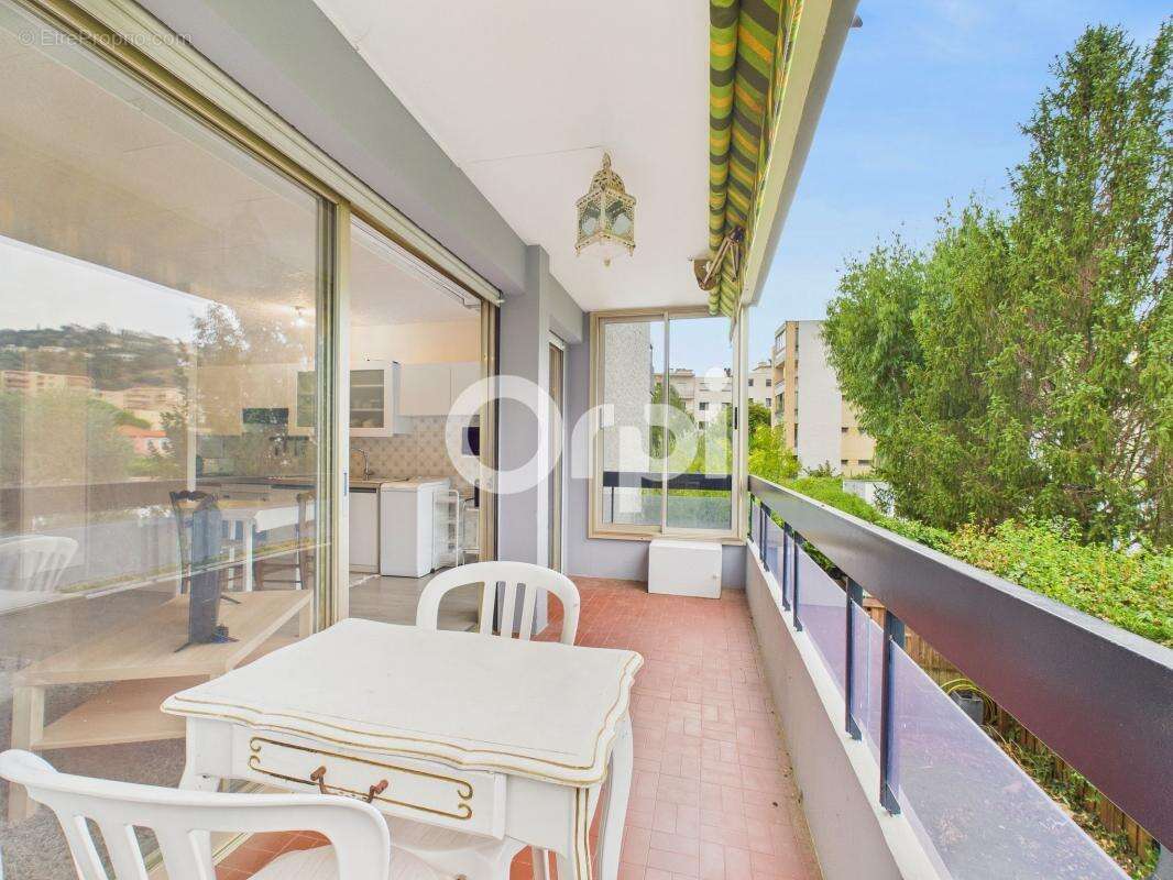 Appartement à MANDELIEU-LA-NAPOULE