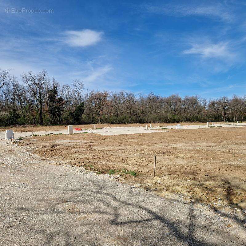 Terrain à ROUSSILLON