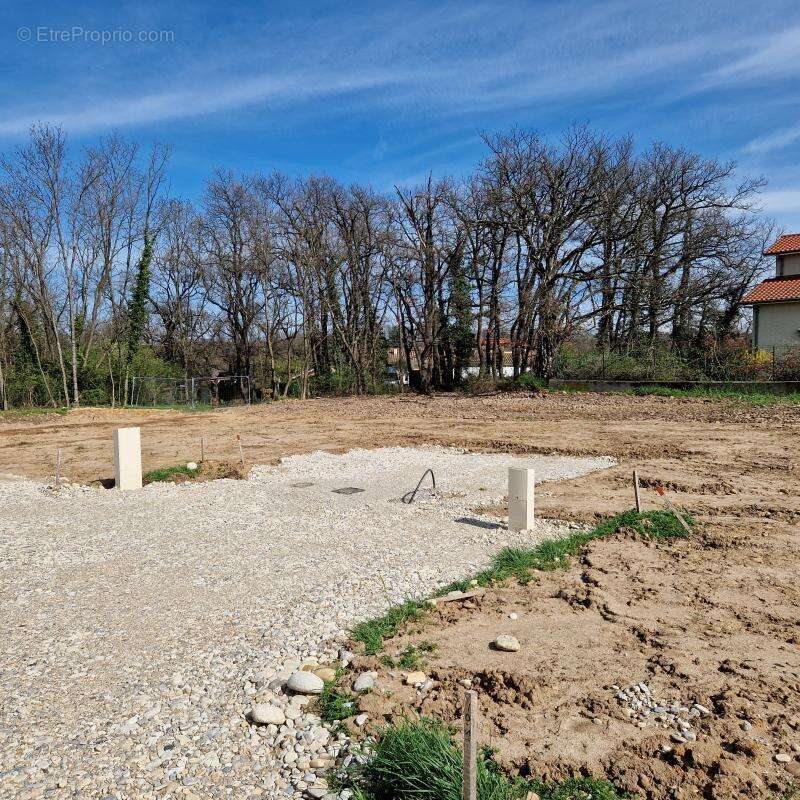 Terrain à ROUSSILLON