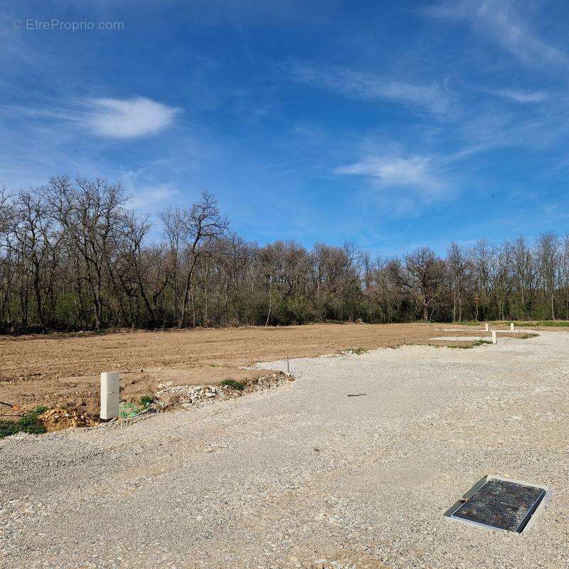 Terrain à ROUSSILLON