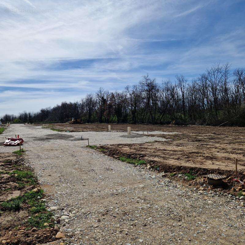 Terrain à ROUSSILLON