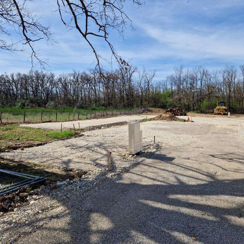 Terrain à ROUSSILLON
