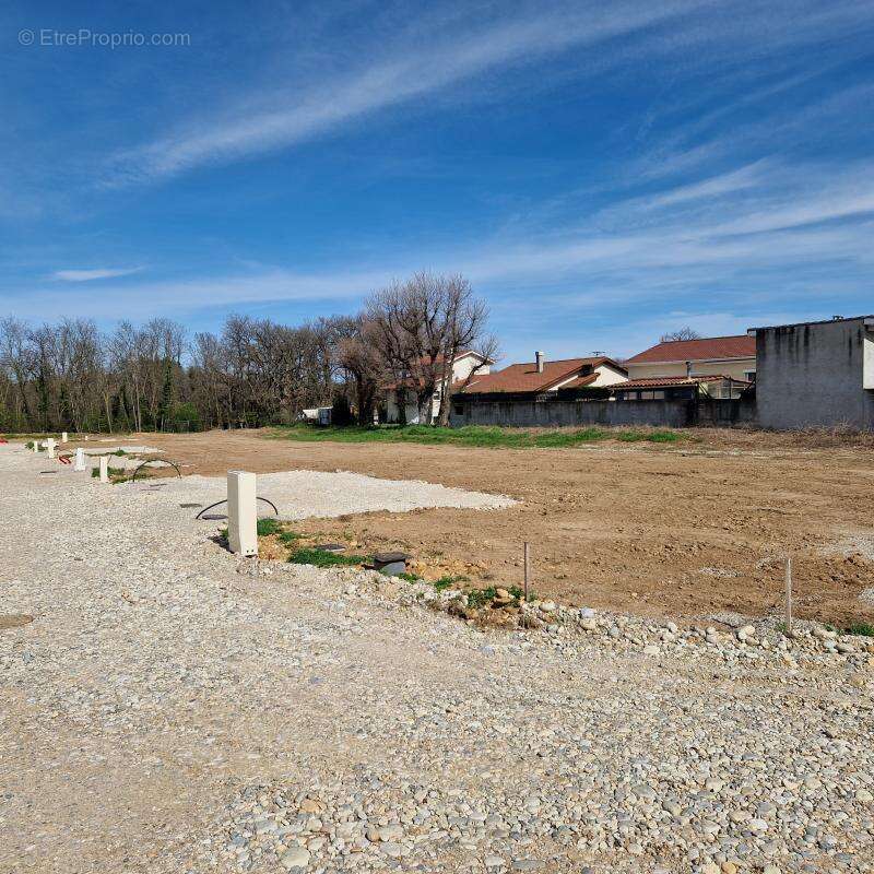 Terrain à ROUSSILLON