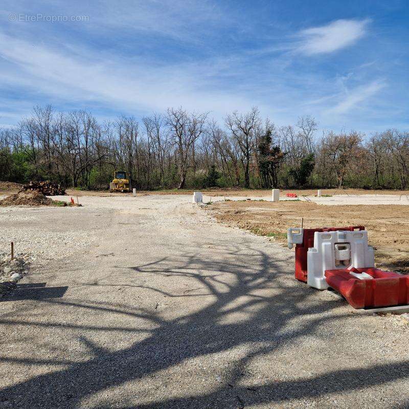 Terrain à ROUSSILLON