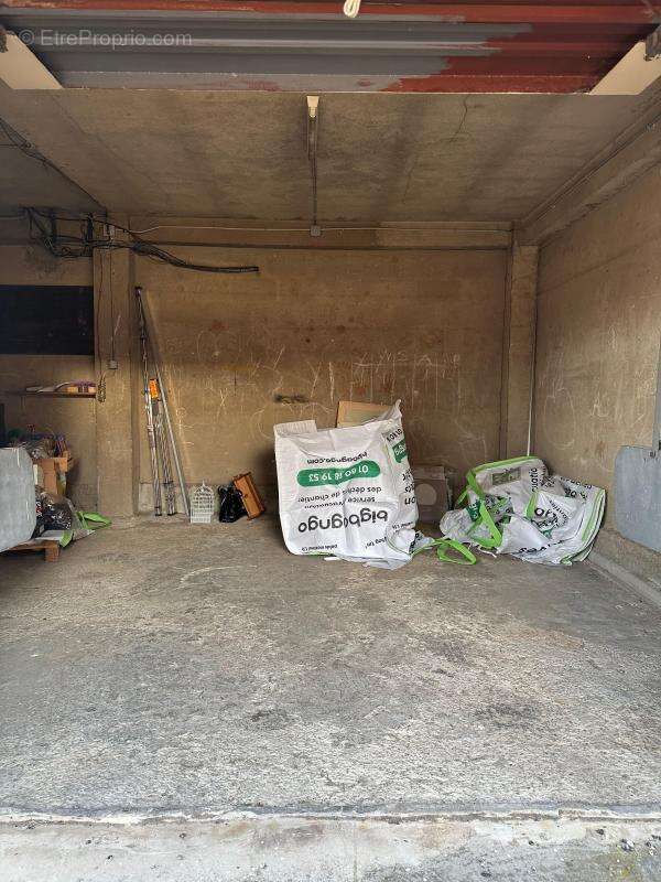 Parking à MARSEILLE-11E