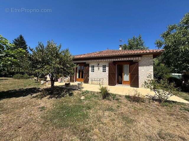 Maison à SAINT-ASTIER