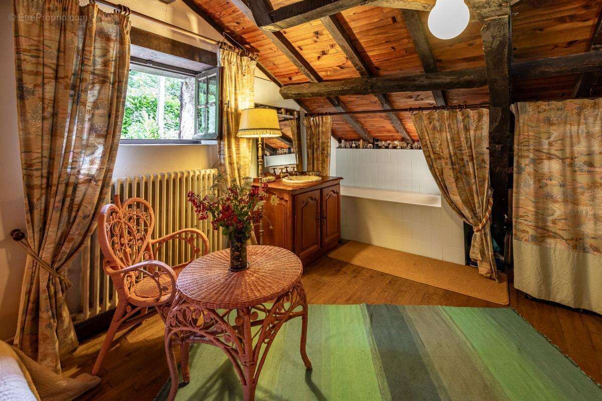 Maison à SAINT-PAUL-DE-SERRE