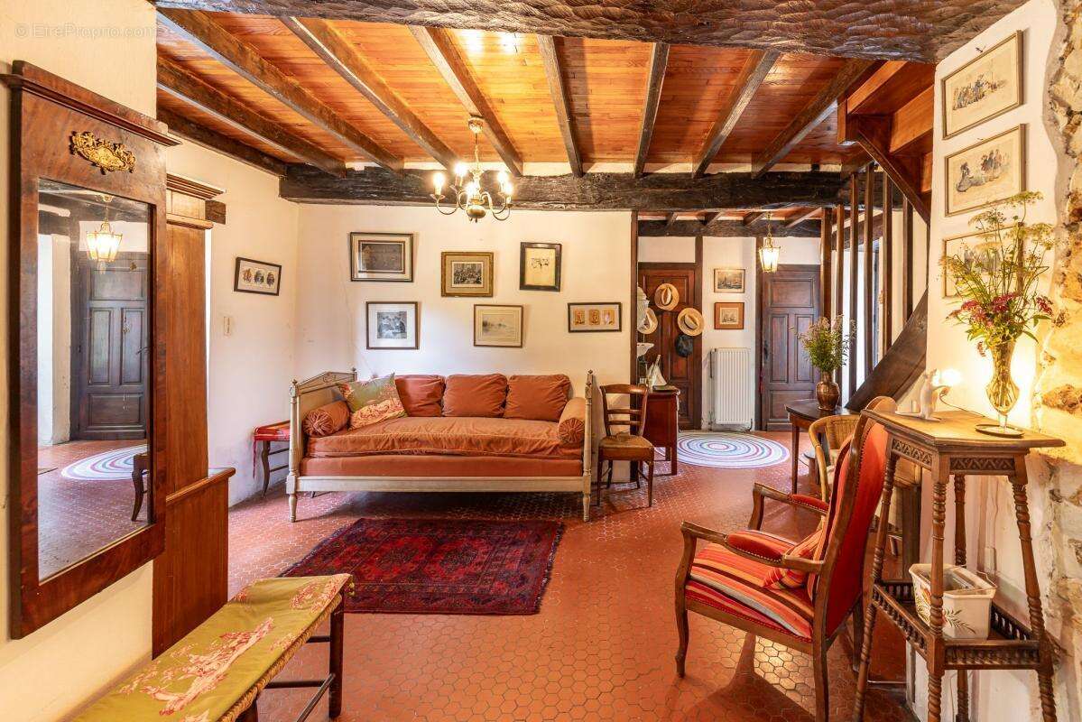 Maison à SAINT-PAUL-DE-SERRE