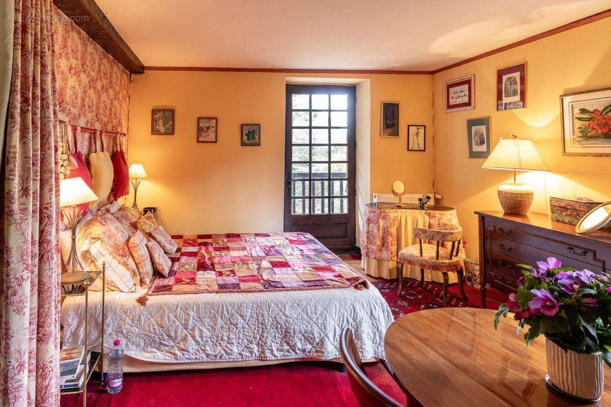 Maison à SAINT-PAUL-DE-SERRE