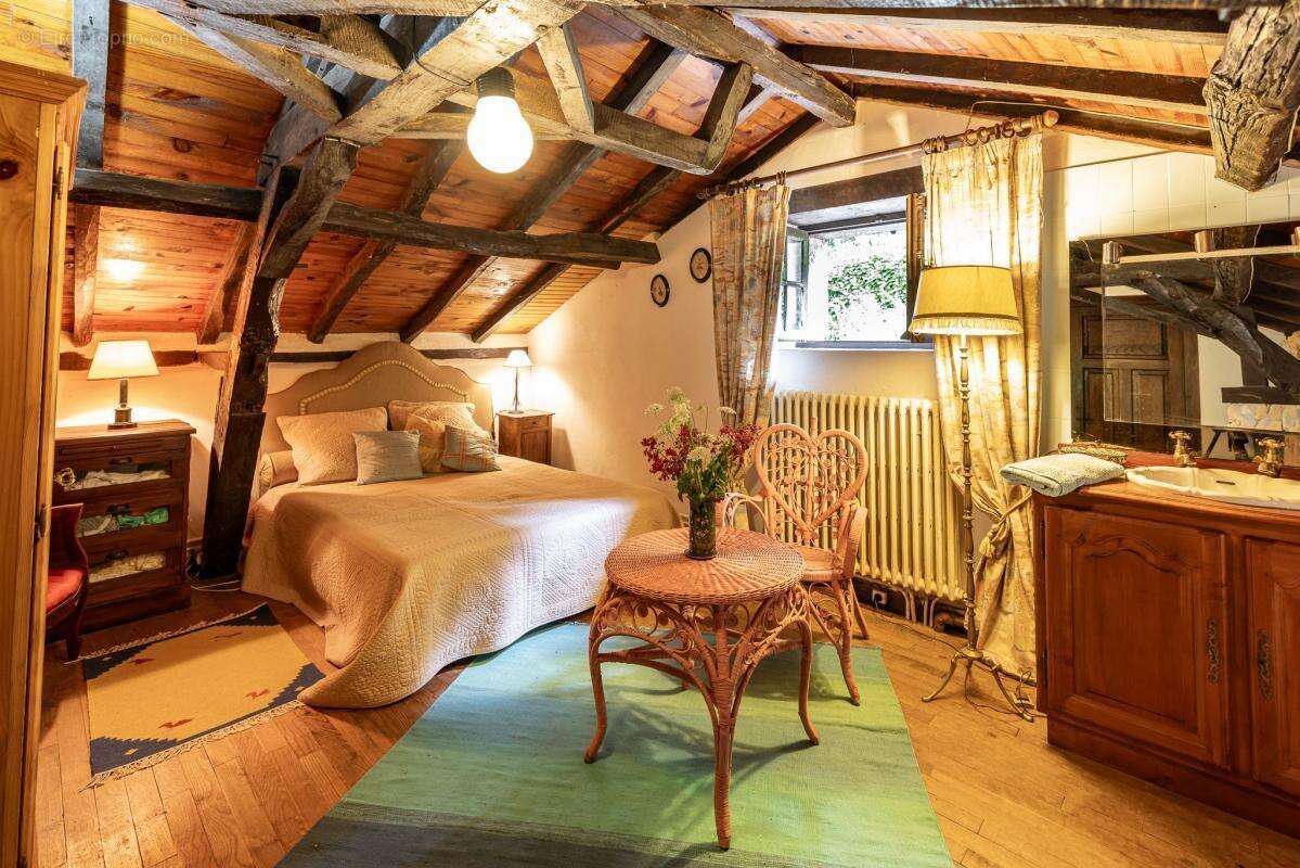 Maison à SAINT-PAUL-DE-SERRE