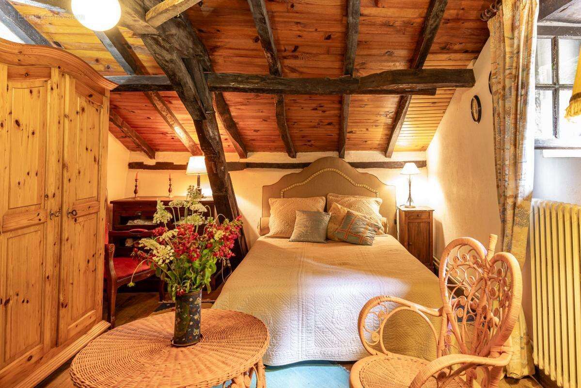 Maison à SAINT-PAUL-DE-SERRE