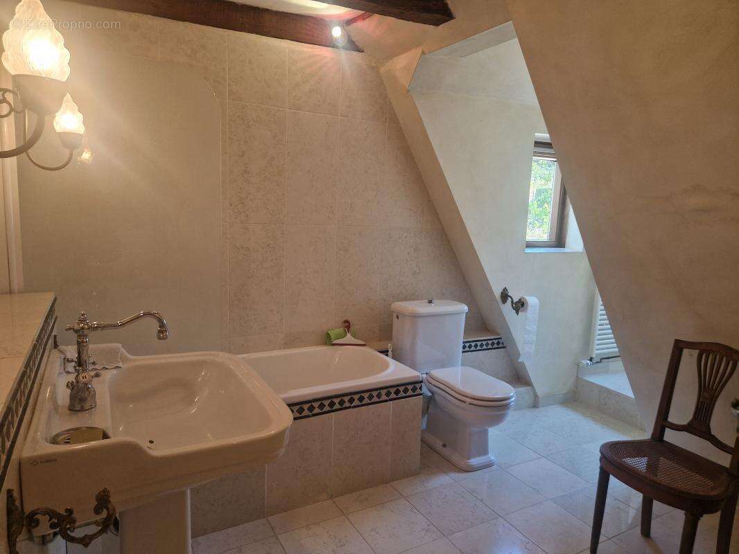 Maison à TERRASSON-LAVILLEDIEU