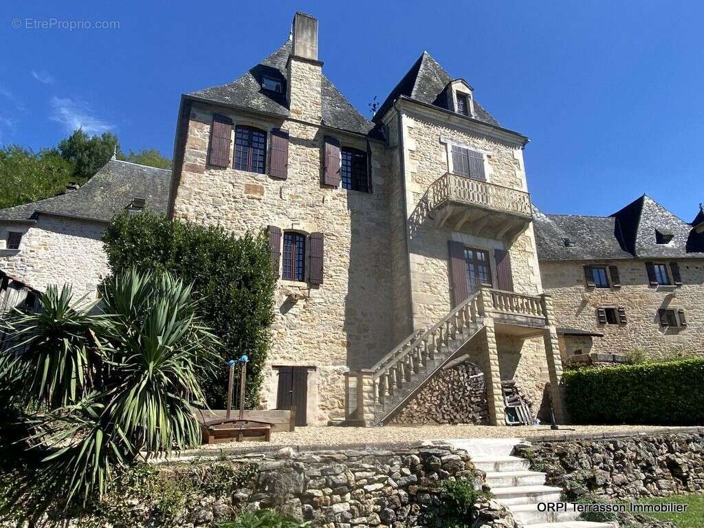 Maison à TERRASSON-LAVILLEDIEU