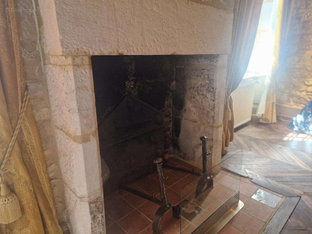 Maison à TERRASSON-LAVILLEDIEU