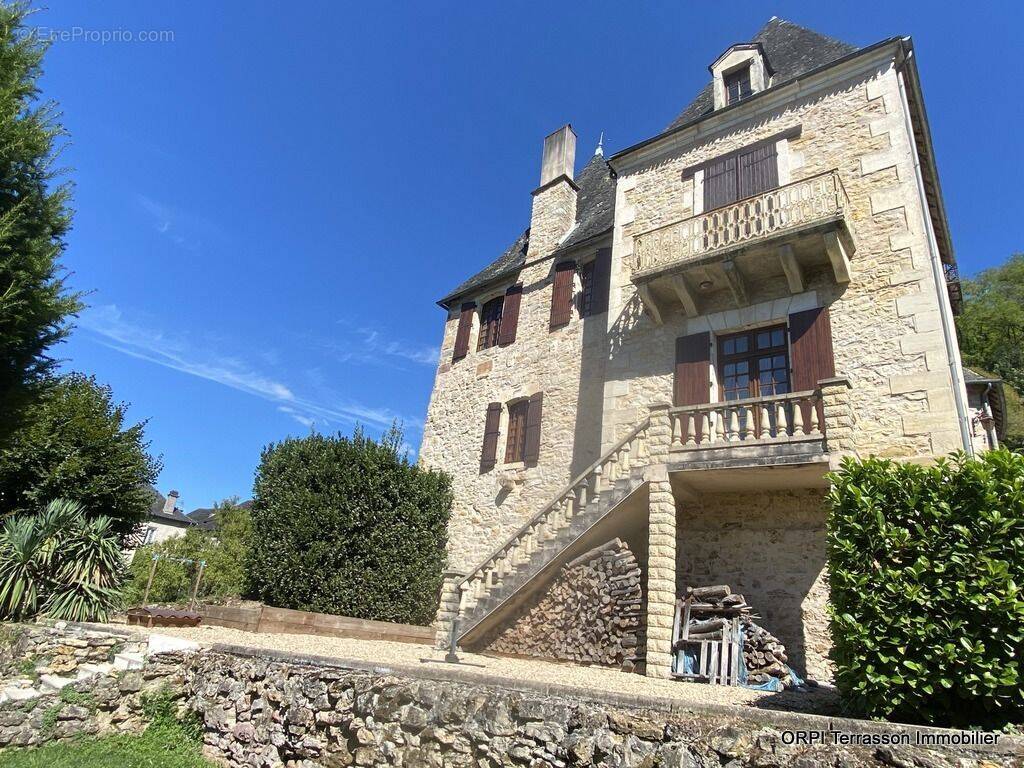 Maison à TERRASSON-LAVILLEDIEU