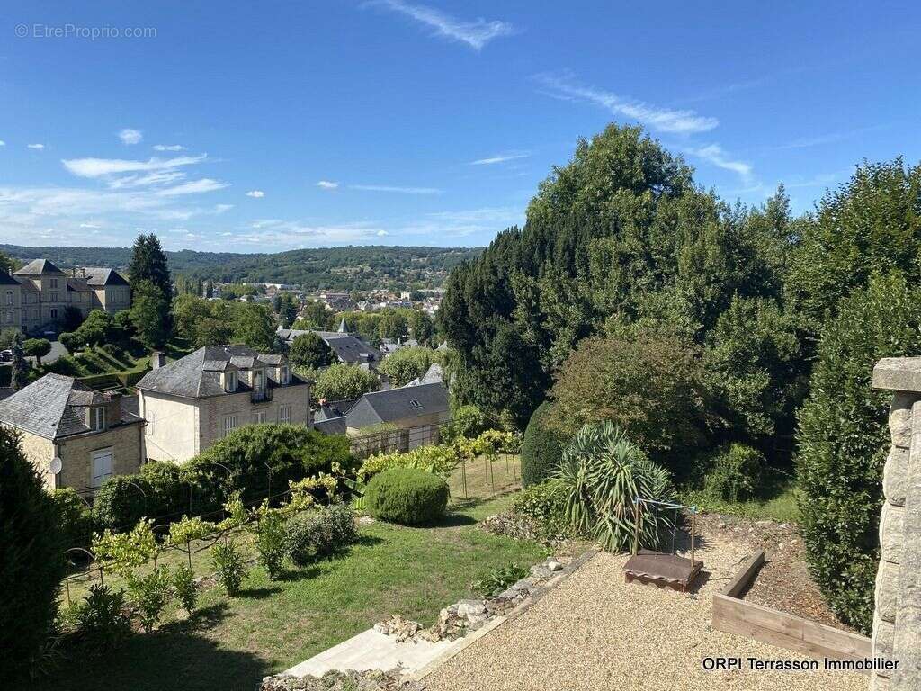 Maison à TERRASSON-LAVILLEDIEU