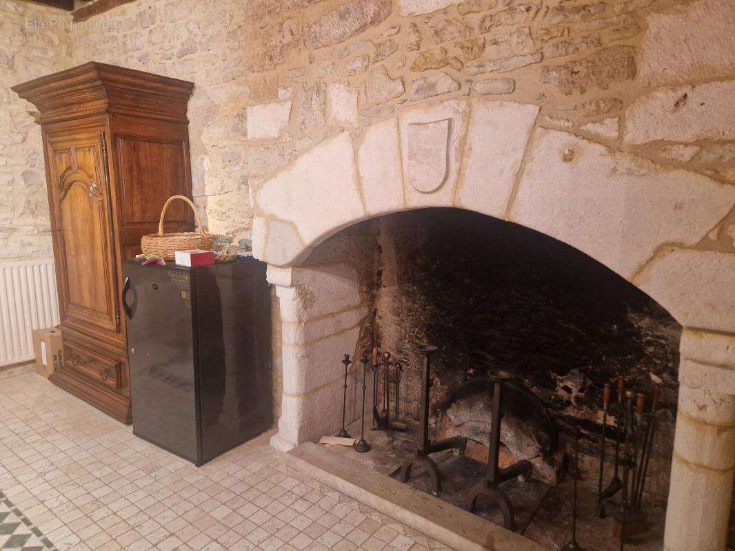 Maison à TERRASSON-LAVILLEDIEU