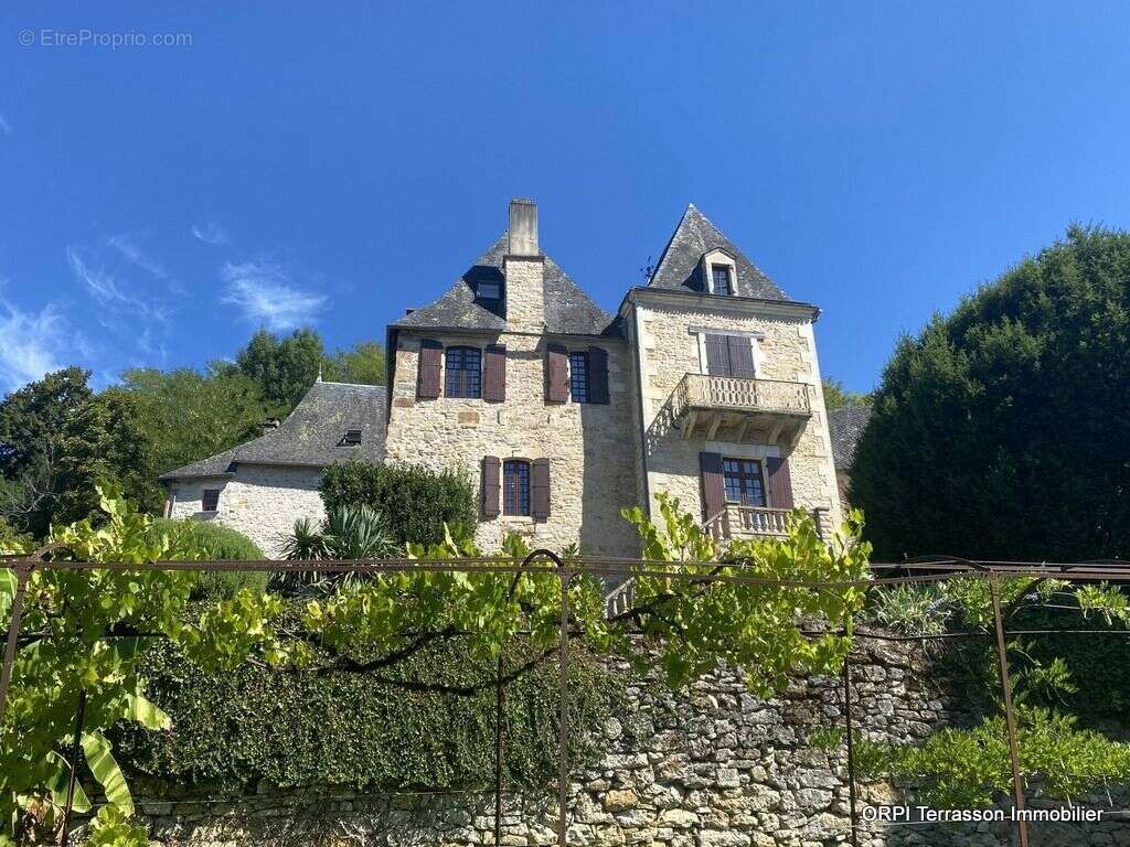 Maison à TERRASSON-LAVILLEDIEU