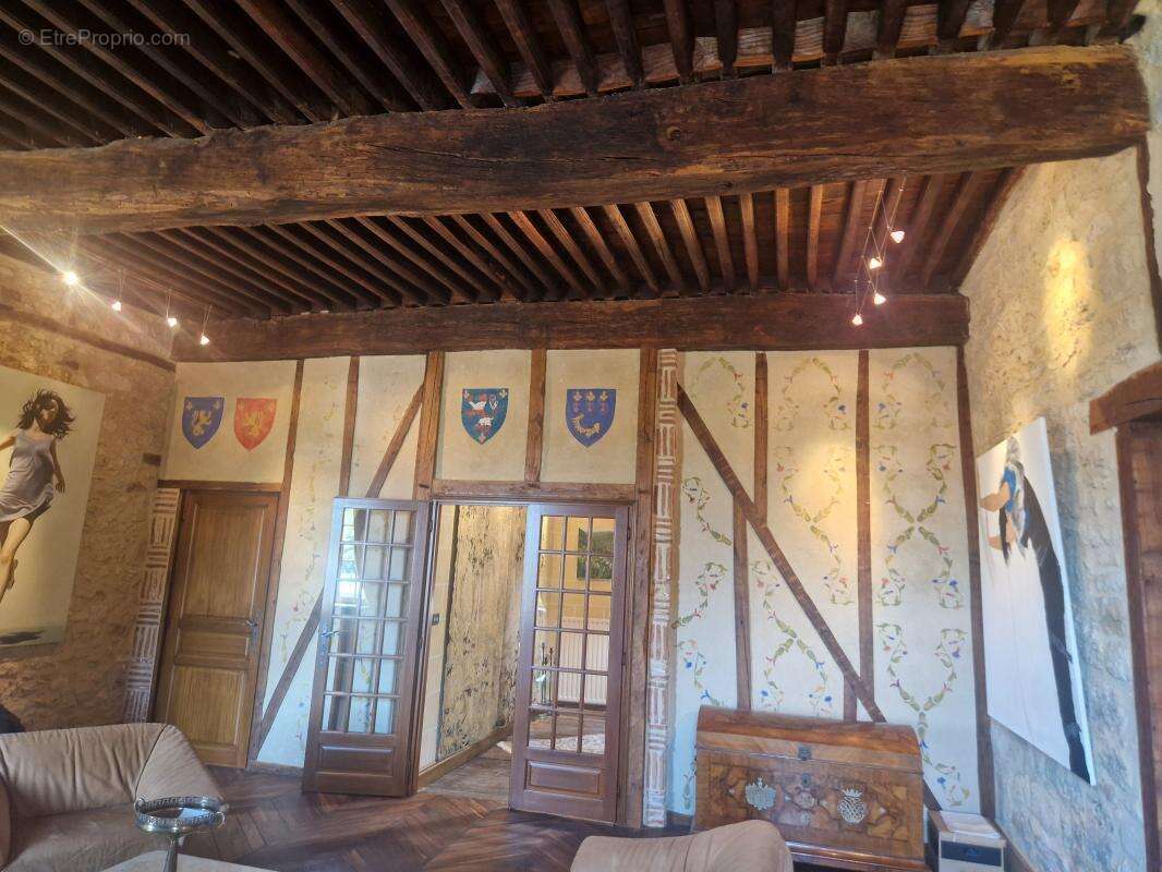 Maison à TERRASSON-LAVILLEDIEU