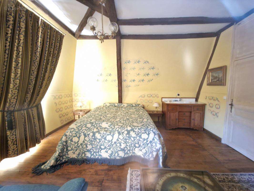 Maison à TERRASSON-LAVILLEDIEU