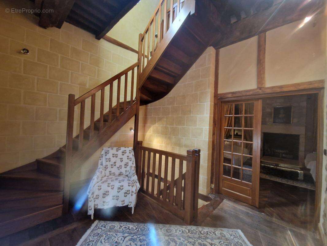 Maison à TERRASSON-LAVILLEDIEU