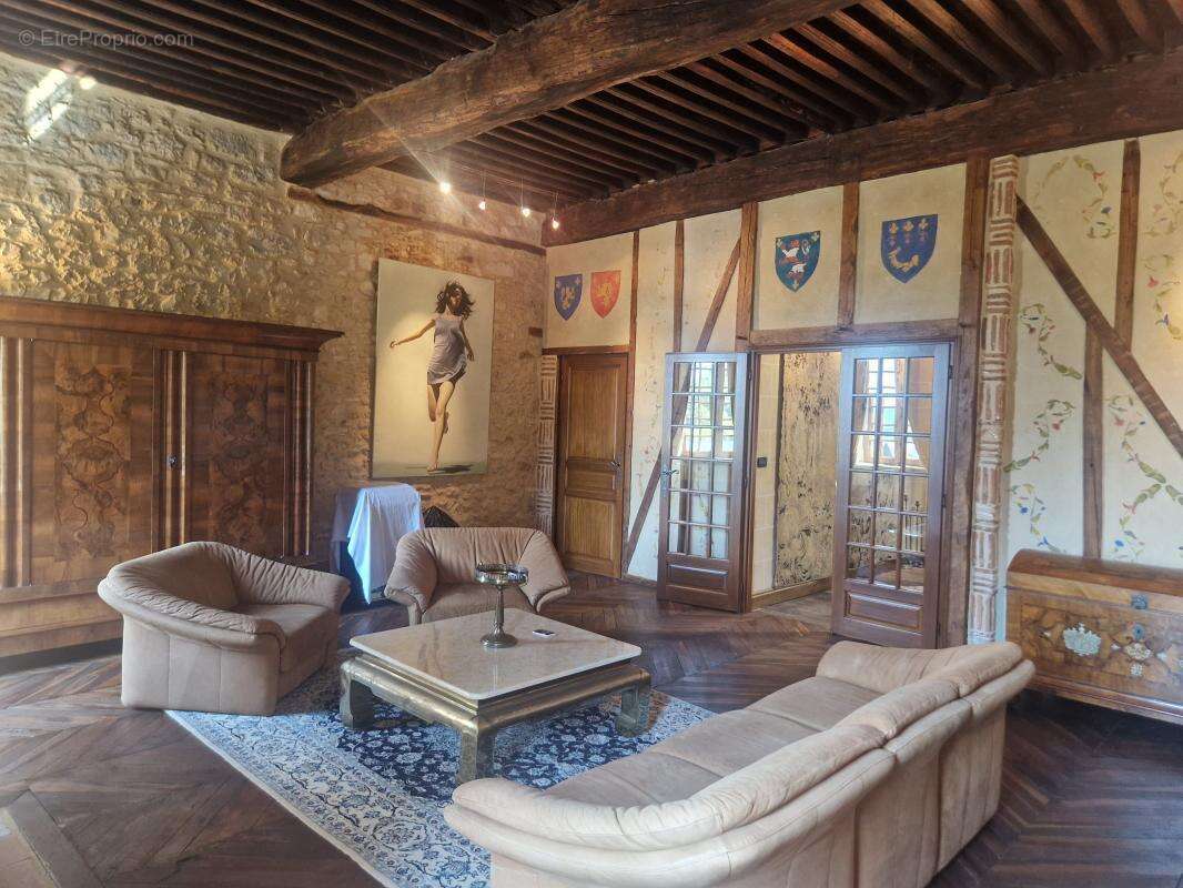 Maison à TERRASSON-LAVILLEDIEU