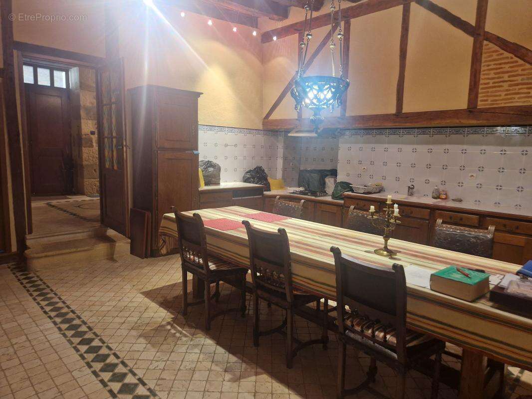 Maison à TERRASSON-LAVILLEDIEU