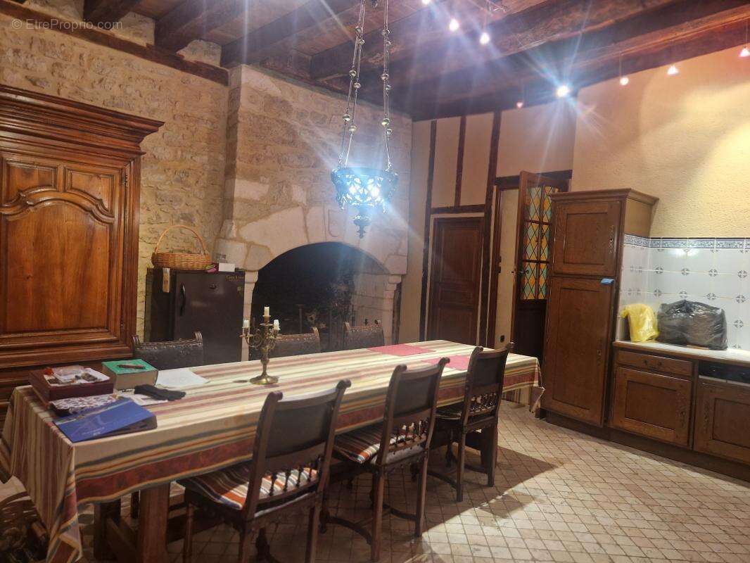 Maison à TERRASSON-LAVILLEDIEU