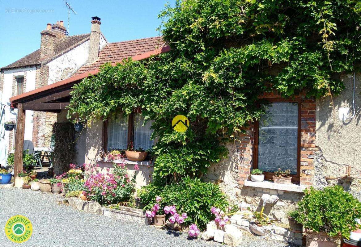 Maison à MONTACHER-VILLEGARDIN